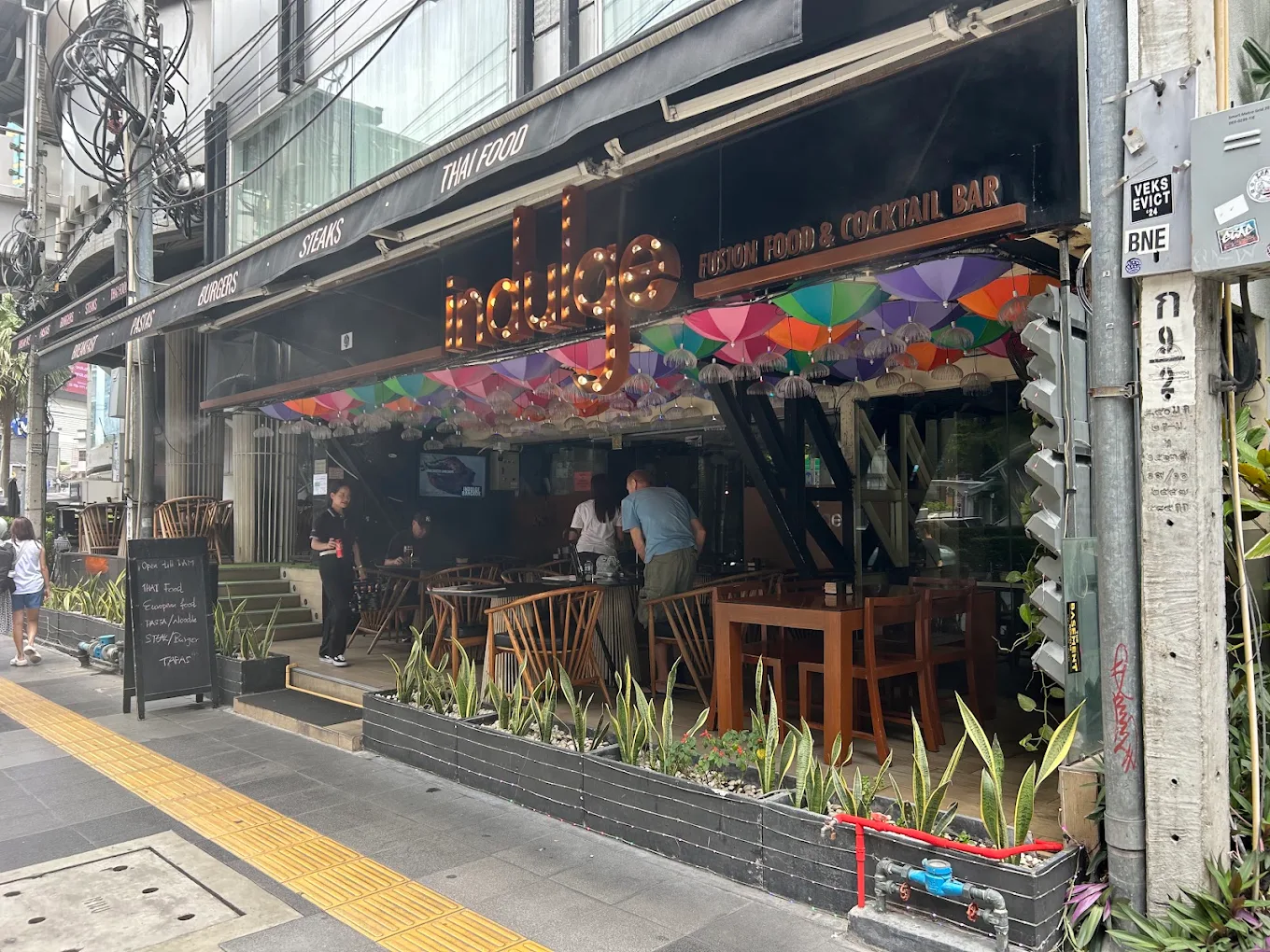 Thai-inspired and international food at a restaurant near Interchange 21 Bangkok