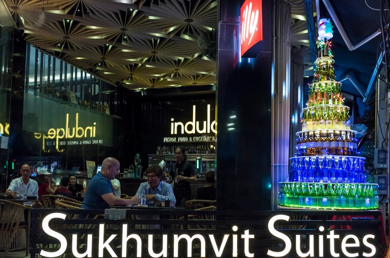 restaurant near Interchange 21 Bangkok