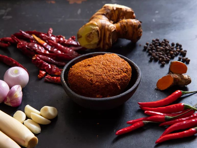 8 Thai Curry Ingredients That Create Its Distinctive Flavor