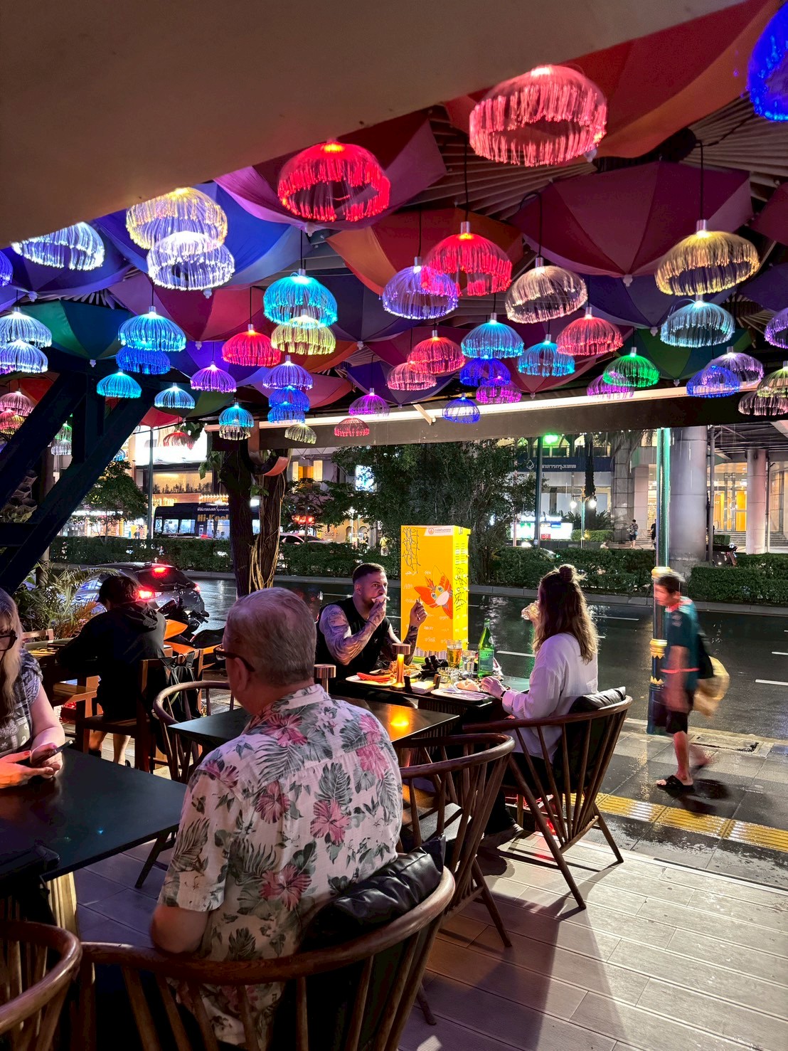 After-work drinks at Indulge Fusion Food & Cocktail Bar in Bangkok