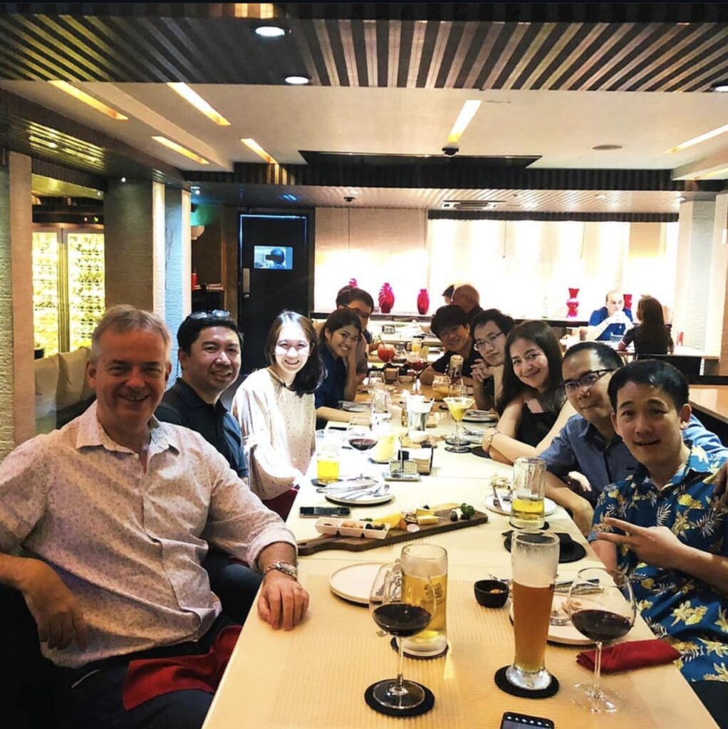 Group dining for tourists in Bangkok