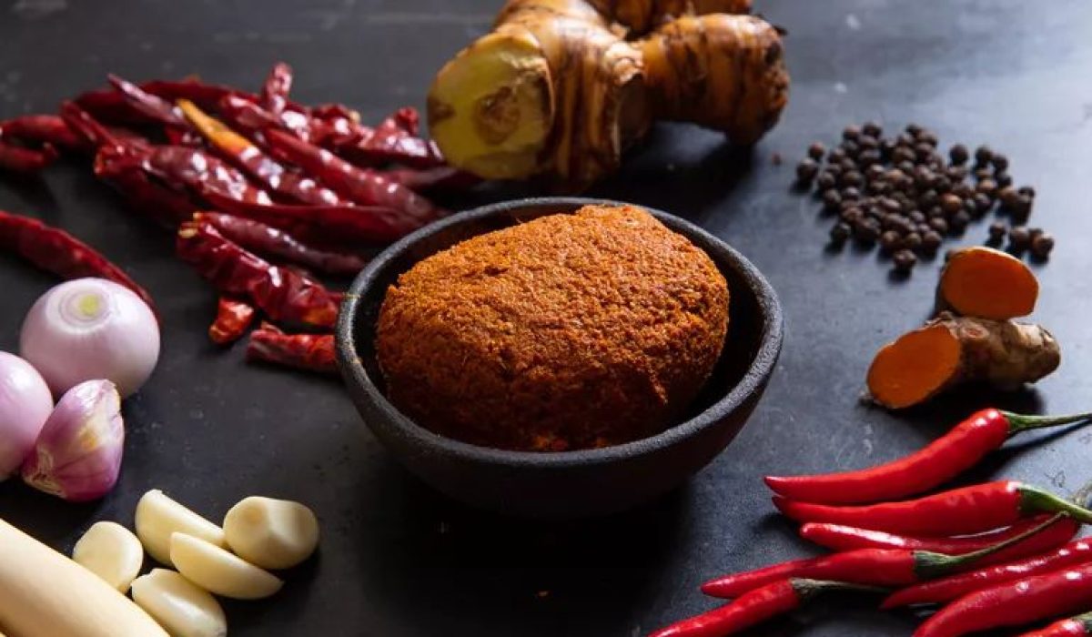 8 Thai Curry Ingredients That Create Its Distinctive Flavor