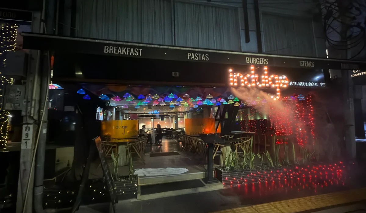 Happy Hour in Bangkok at Indulge Cocktail Bar